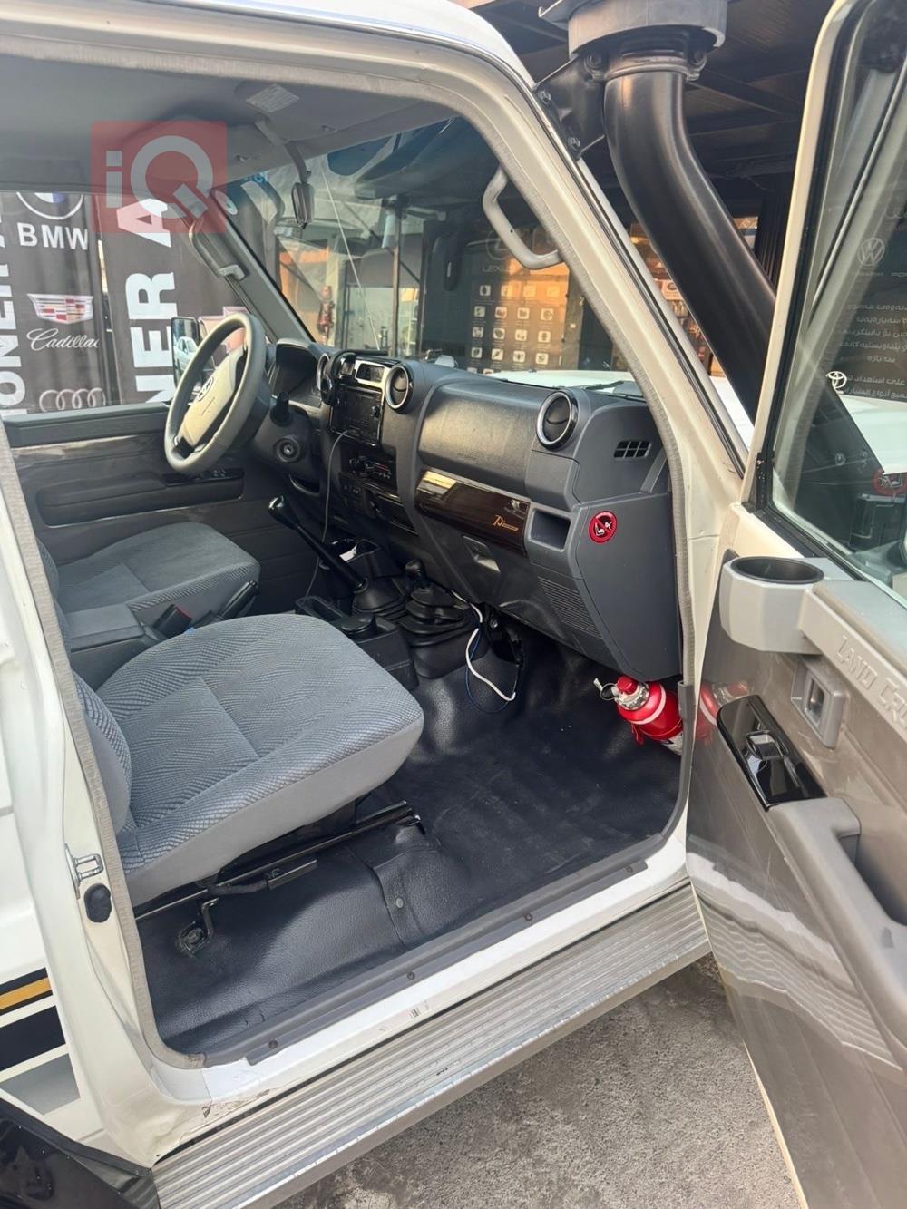 Toyota Land Cruiser 70